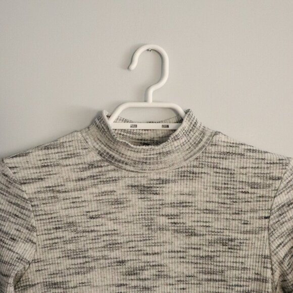 Dynamite Women's Sz S Mock Neck Ribbed Long Sleeve Stretch Pullover T-Shirt Top - Picture 4 of 11